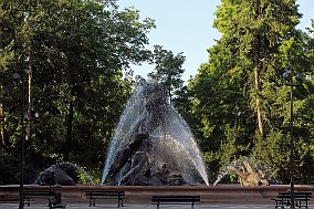 Bydgoszcz - Fontanna Potop  w parku Kazimierza Wielkiego : fontanna potop, bydgoszcz, park