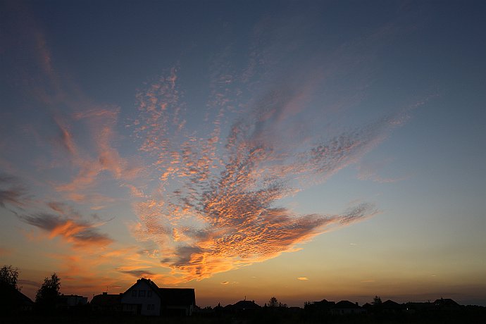 Zachód słońca  Łochowo - 29 sierpnia 2015 r. : niebo, chmury, zachód słońca
