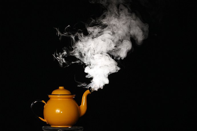 zapraszam na herbatę  żółty czajnik, para : czajnik, para, herbata