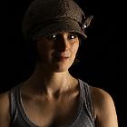 Anna  portret : fotografia portretowa, portret, kobieta, koszulka, czapka