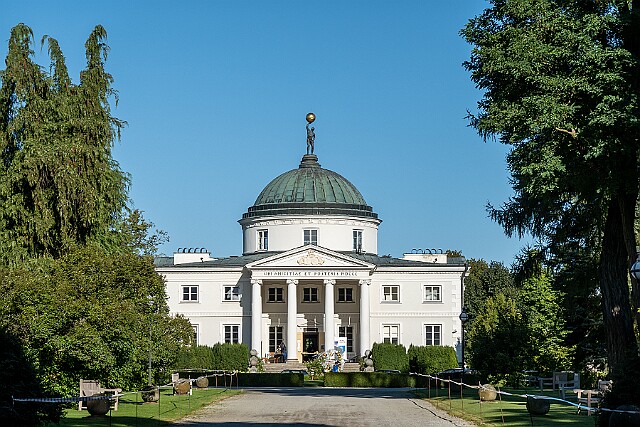 Pałac w Lubostroniu