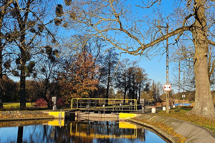 Kanał Notecki śluza nr 5 Dębinek Południe