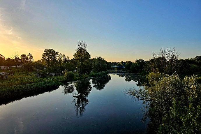 Bydgoszcz rzeka Brada wczesnym rankiem