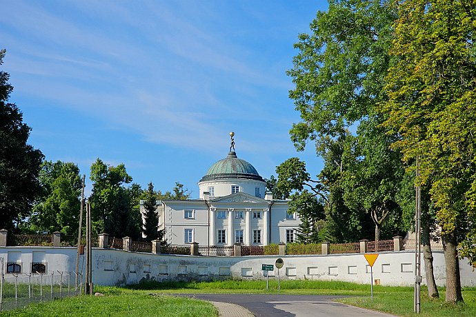 Lubostroń widok od strony wsi